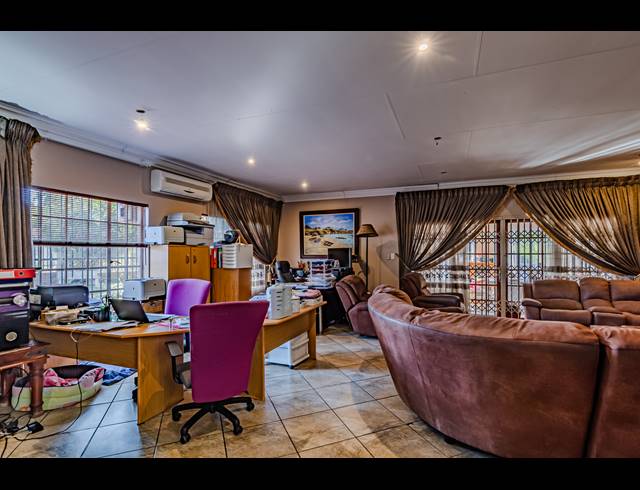 5 BEDROOM HOUSE FOR SALE IN AMANDASIG